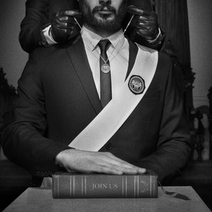 插白丝美女的逼逼
