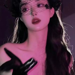 插白丝美女的逼逼
